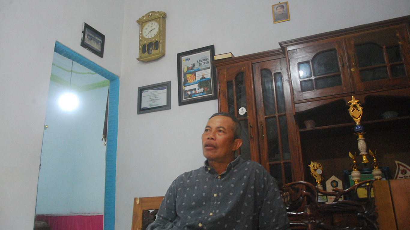 Pak Rasid Penggagas PLTMH di Dusun Sumber Kapong Epochstream
