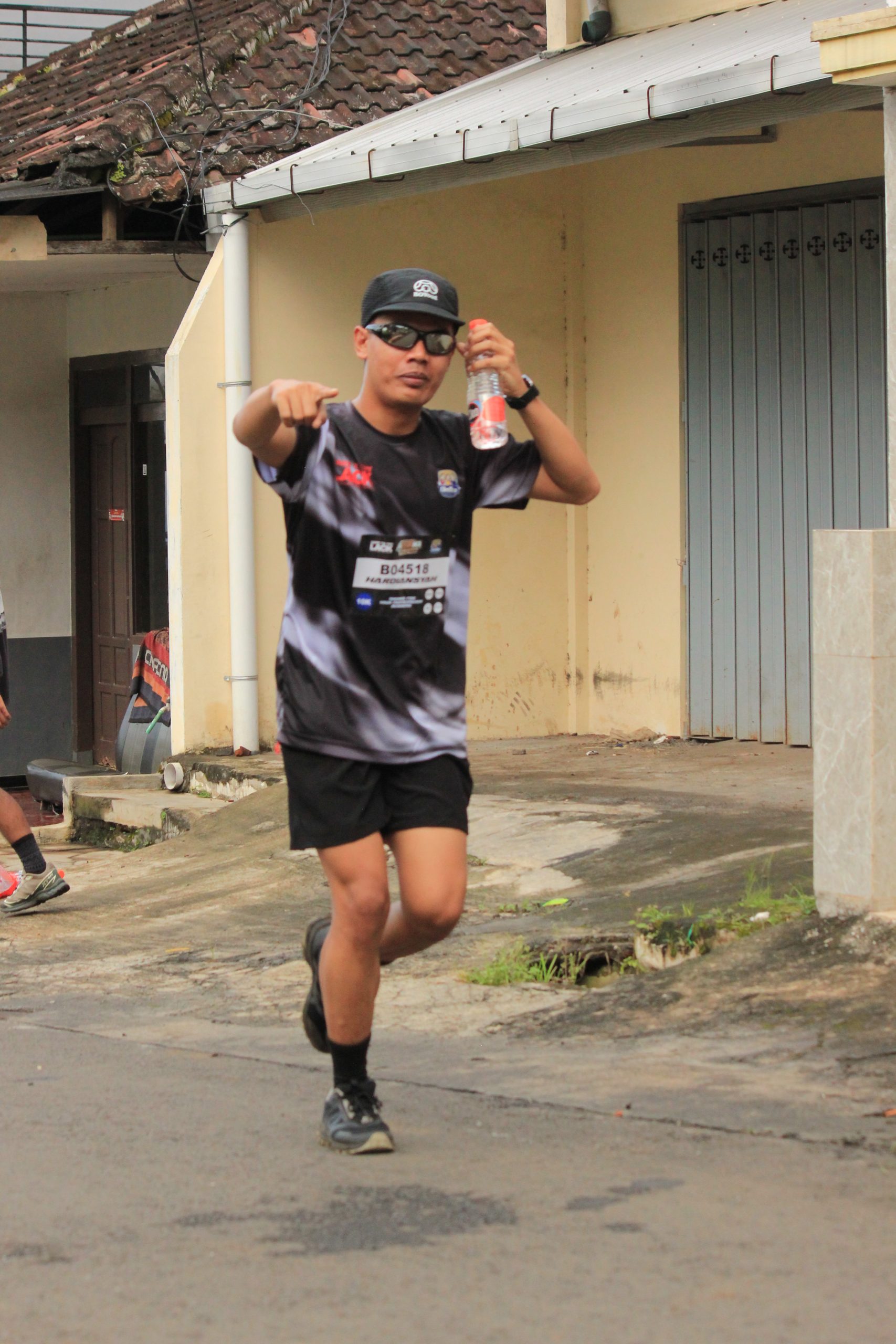 aRUNika 10K Trail Run Sukses Digelar - Panorama Alam Chatten Cafe Memikat Hati Peserta