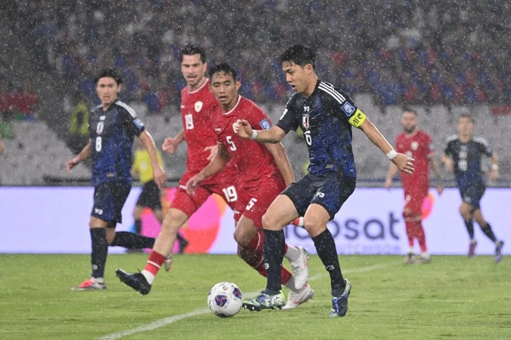 AFC Asian Qualifiers™ – Road to 26 - Aksi Wataru Endo saat Jepang Membantai Indonesia 4-0 di SUGBK - EPOCHSTREAM