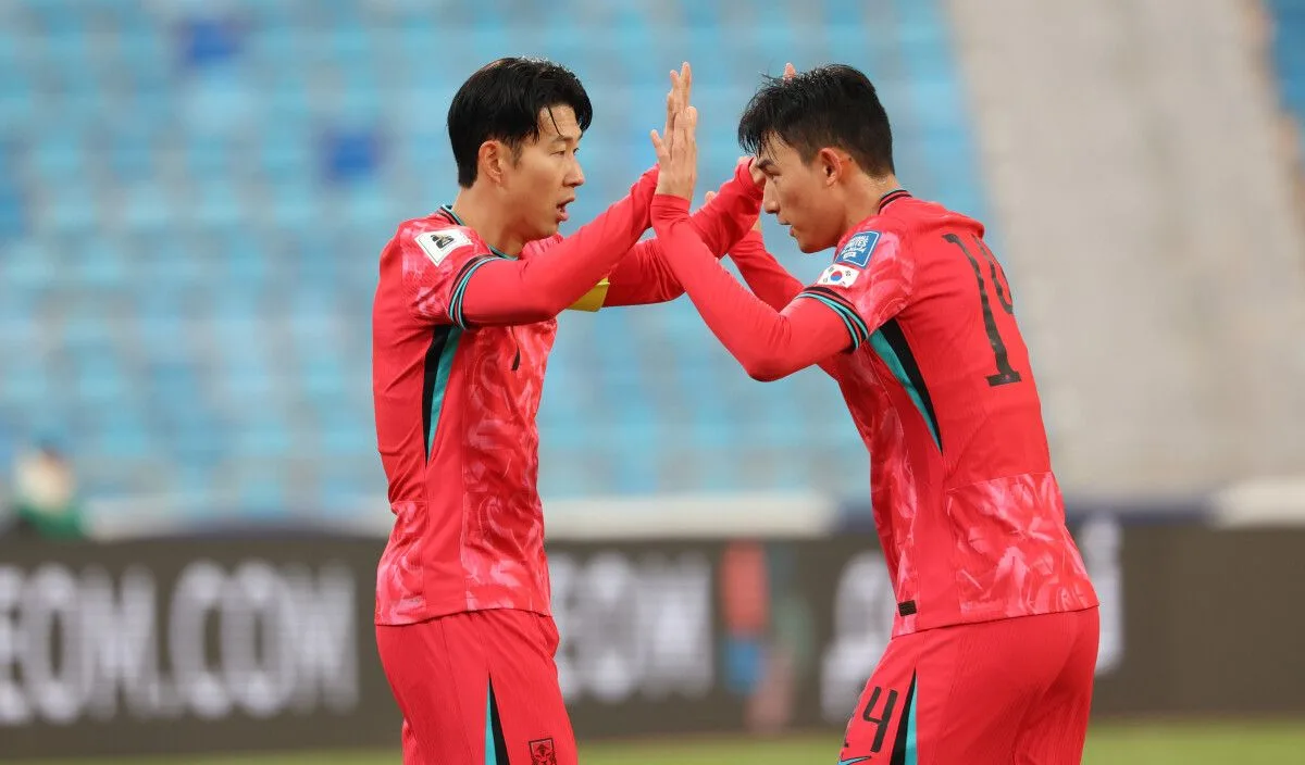AFC Asian Qualifiers™ – Road to 26 - Son Heung-Min Merayakan Golnya saat Korea Selatan Ditahan Imbang 1-1 oleh-Palestina di Amman International Stadium - EPOCHSTREAM