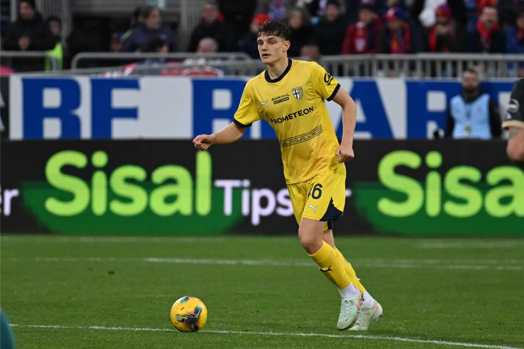 Giovanni Leoni saat Memperkuat Parma - EPOCHSTREAM