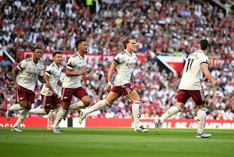 Riccardo Calafiori Merayakan Golnya saat Arsenal Menang 1-0 dari Manchester United dalam Laga Pembuka Premier League 2025-2026 - Getty Image - EPOCHSTREAM