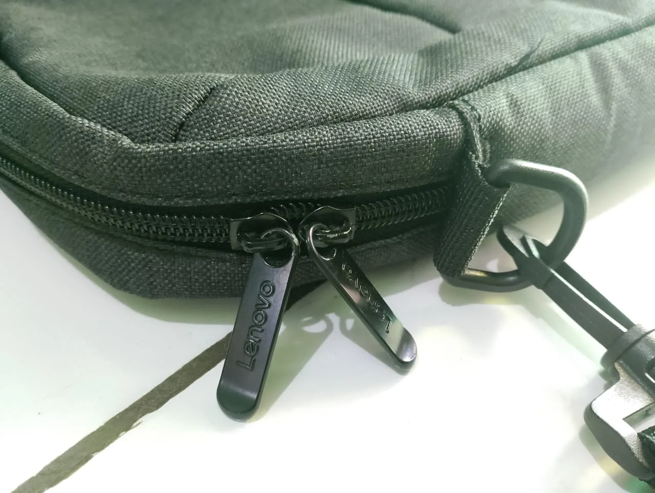 Dijual Cepat - Tas Lenovo Original dan Masih Mulus - 6