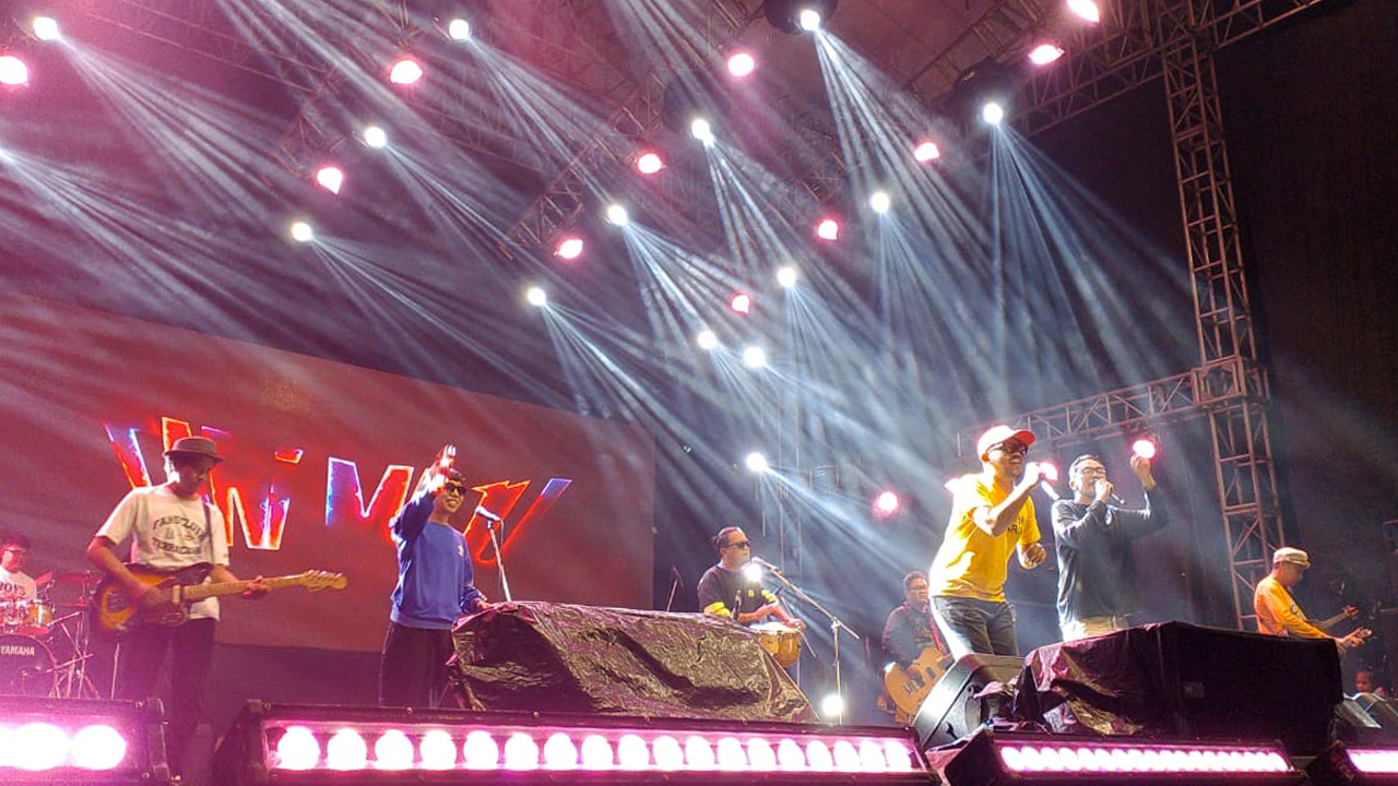 Tani Maju saat Acara NGALAMALANG – Sound of Humanity – EPOCHSTREAM Tani Maju saat Acara NGALAMALANG - Sound of Humanity - EPOCHSTREAM